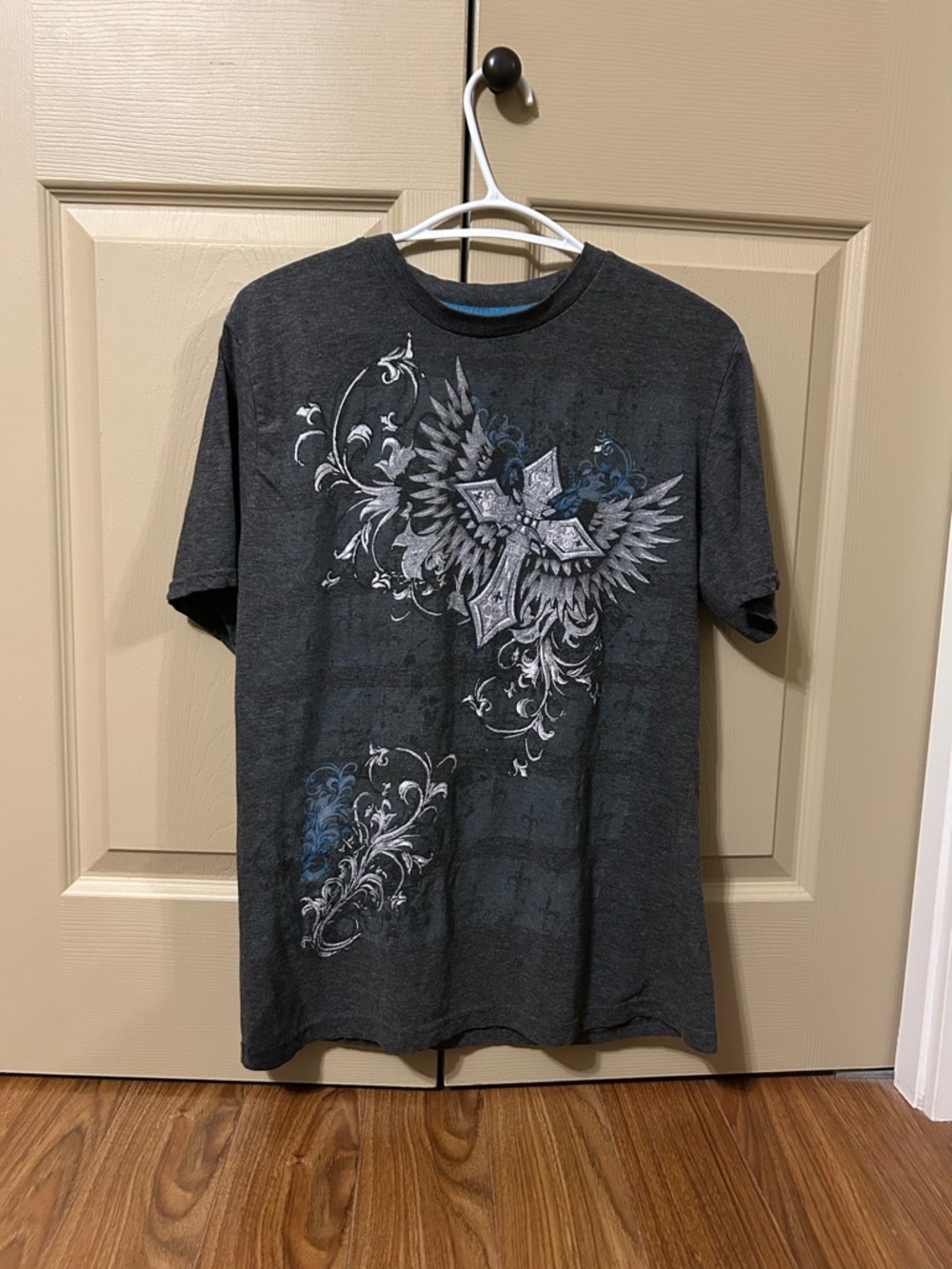 Vintage Krobar Graphic T-Shirt Charcoal Gray Grunge Winged Cross Size M